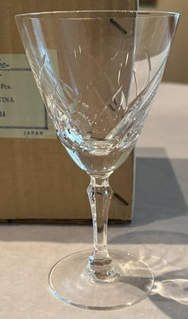 Clementina Wine Glass