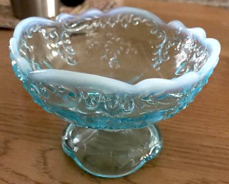 Intaglio Blue Opalescent Small Fruit Dessert Bowl