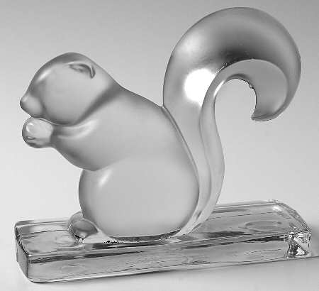 Animals & Figurines #670 Squirrel on Rectangular Base