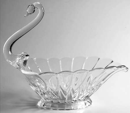Animals & Figurines #4551 11" Oval Janice Swan Bowl