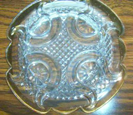 Horseshoe Daisy-Gold Round Butter Dish No Lid