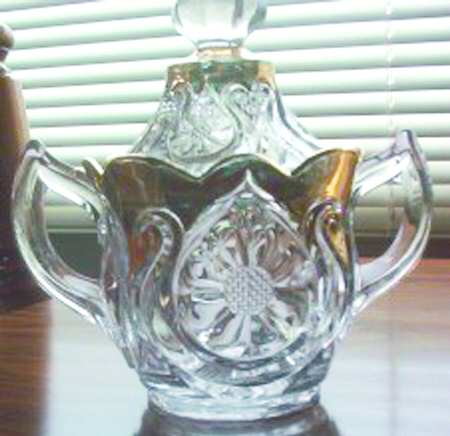 Horseshoe Daisy-Gold Sugar Bowl & Lid