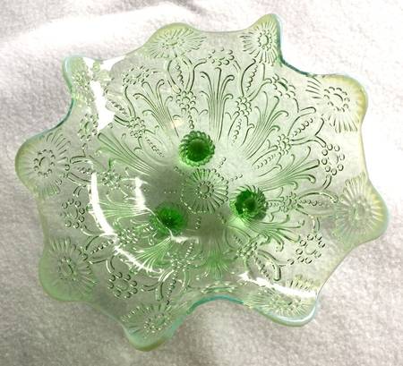 Pearl Flowers-Green Opalescent 9" Flared Bowl