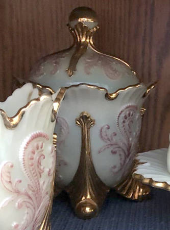 Inverted Fan and Feather Custard Sugar Bowl & Lid