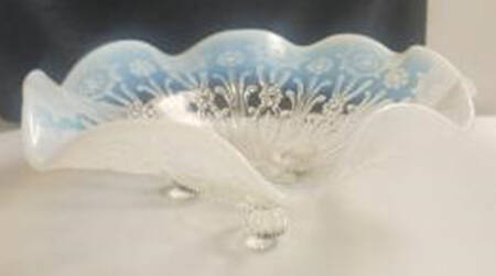 Pearl Flowers-White Opalescent 9" Round Crimped Bowl
