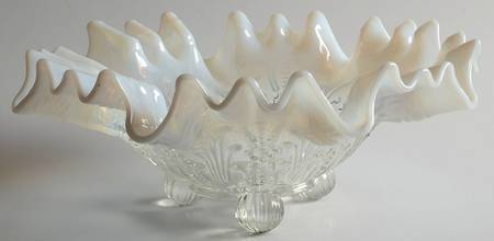 Pearl Flowers-White Opalescent 9" Round 3-Toed Crimped Bowl