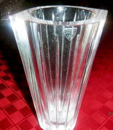Marin Vertical Cut (Cut base) 8" Flower Vase