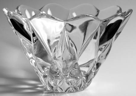 Daisy 8" Round Bowl by Orrefors