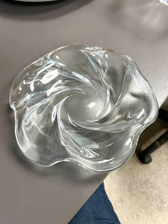Quintet (Giftware) 9" Scalloped Bowl
