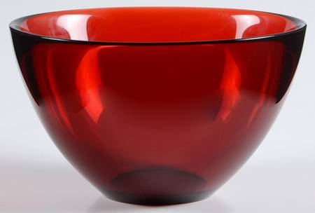 Fuga Ruby by Orrefors