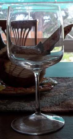 Cora Clear (Clear Bowl & Stem) Claret Wine