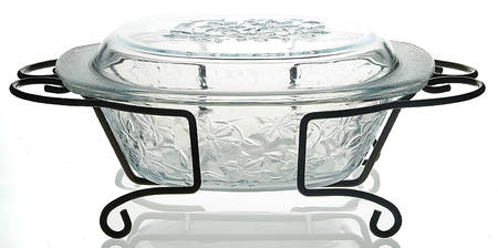 Fantasia 3 Qt Oval Covered Casserole & Metal Holder