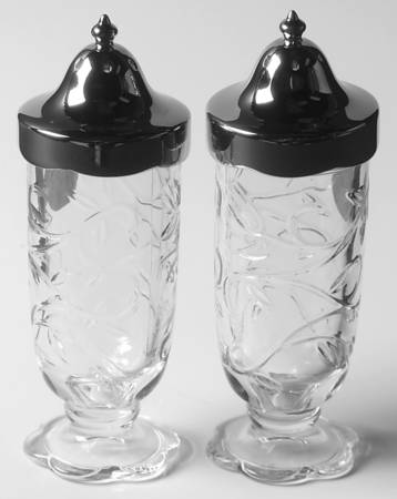 Fantasia Footed Shaker Set & Metal Lids