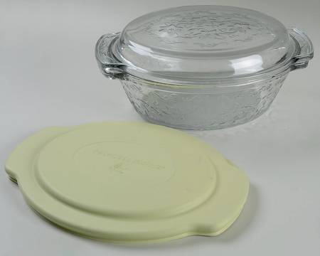 Fantasia 3 Qt Oval Casserole (Has both Glass & Plastic Lid)