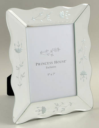 Heritage Frame-Holds 5" X 7" Photo by Princess House