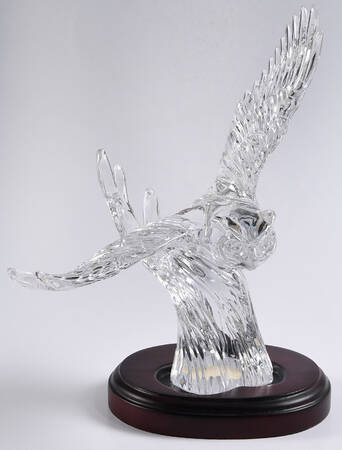Animals & Figurines Great Horned Owl & Wood Base