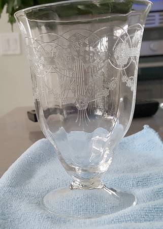 Art Nouveau Tassel Footed Tumbler