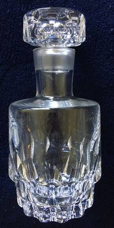 PEI21 Decanter & Stopper