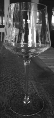 Hammered 19 Oz Wine Glass