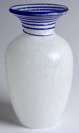 P1C82 7" Flower Vase