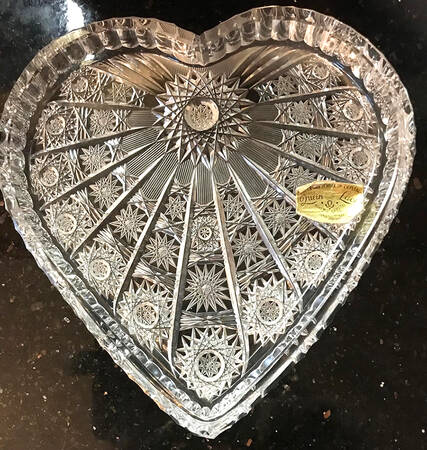 Queen Lace (Round Bowl Shape) Heart Dish