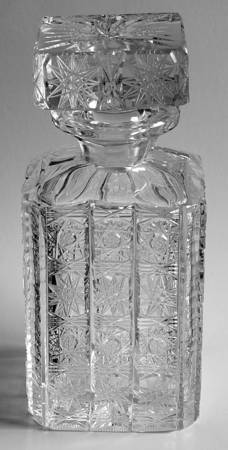 Queen Lace (Round Bowl Shape) Square Decanter with Stopper