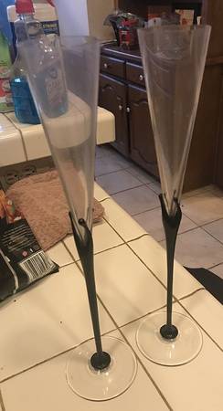 Black Crown Fluted Champagne