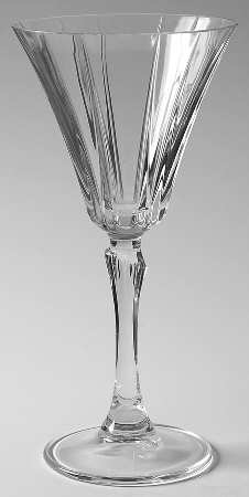 Novecento Wine Glass
