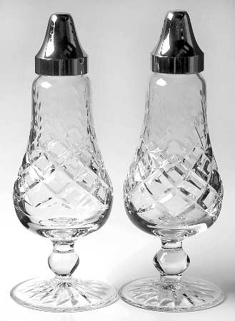 Gallia Footed Shaker Set & Metal Lids