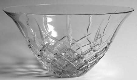 Giselle (Cut) 8" Round Bowl