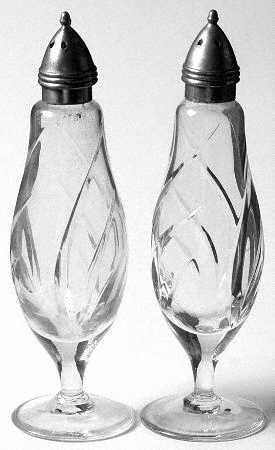 Juliet (Cut) Footed Shaker Set & Metal Lids