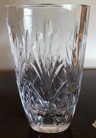 Richmond (No Trim, Notched and Multisided Stem) 7" Flower Vase