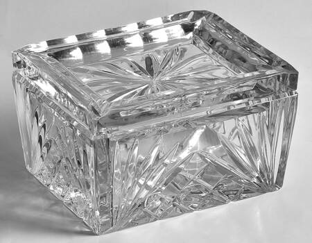 Richmond (No Trim, Notched and Multisided Stem) Rectangle Box with Lid