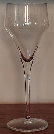 Lark Wine Glass by Riekes-Crisa