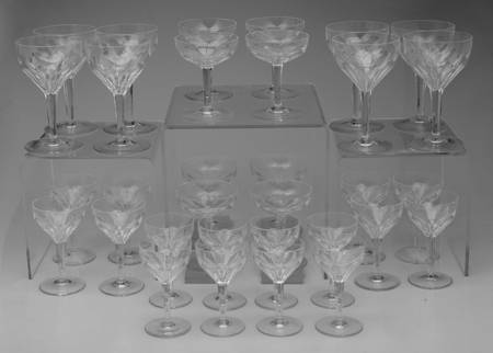 Julien 32 Piece Set (8ea G,W,WM1,S)