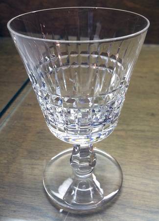 Tiara Wine Glass