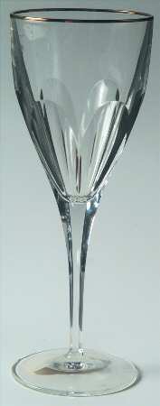Fame Gold Wine Glass