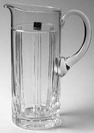 Deco 44 Oz Martini Picthcer