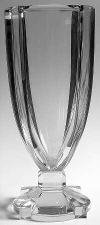 Emerald 11" Footed Vase