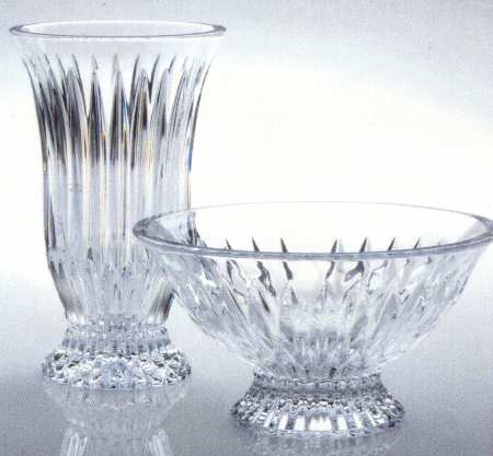 Meridian Collection 10" Footed Vase