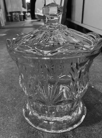 Tulip Biscuit Barrel & Lid