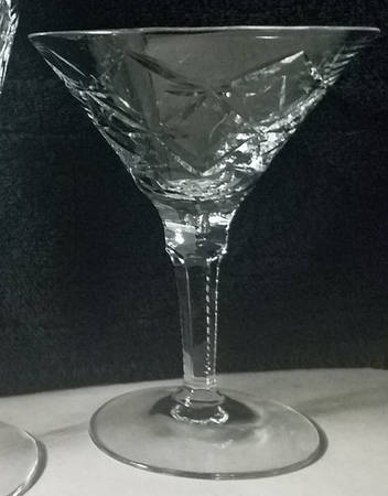 Coronation (Stem 352, Cut 1254) Champagne/Tall Sherbet