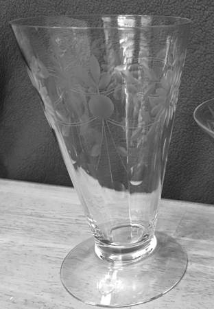 Cut 250 Footed Tumbler