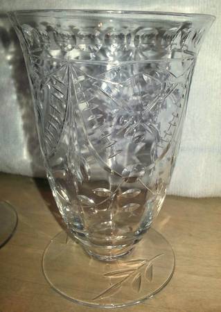 Cut 791 Footed Tumbler