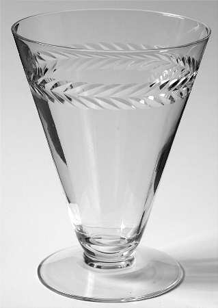 Laurel Wreath-Clear 12 Oz Footed Tumbler