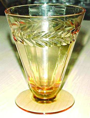 Laurel Wreath Amber Footed Tumbler