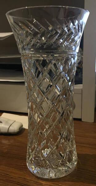 Cheltenham 9" Flower Vase