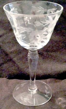Salina Wine Glass