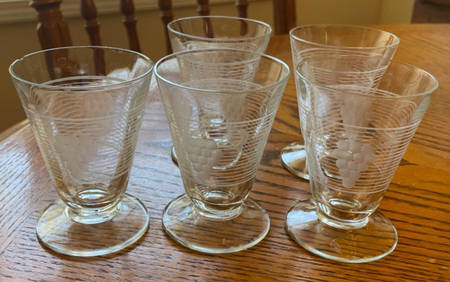 Grape on Grid (Cut #96) Footed Tumbler