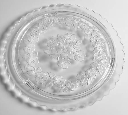 SVG1 Footed Cake Plate